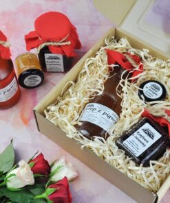 [10] Zestaw z syropem z pigwy, konfiturą z żurawiny i mini imbirem